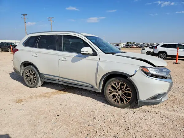 JA4AD3A37JZ046144 — 2018 Mitsubishi Outlander, фото 4 с аукциона Copart 14.10.2026, Передняя часть