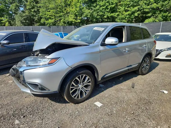 JA4AD3A33JZ000228 — 2018 Mitsubishi Outlander, Передняя часть (Front End), фото до ремонта