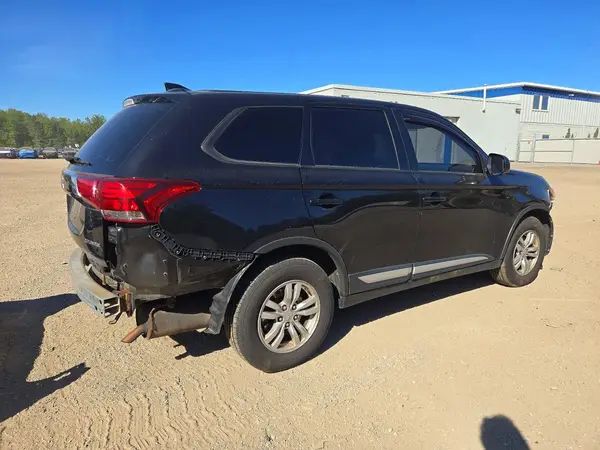 JA4AZ2A35JZ607548 — 2018 Mitsubishi Outlander, фото 3 с аукциона Copart 01.10.2026, Передняя часть