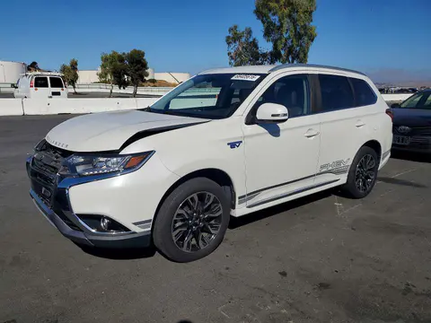 JA4J24A58JZ053178 — 2018 Mitsubishi Outlander, Передняя часть (Front End), фото до ремонта