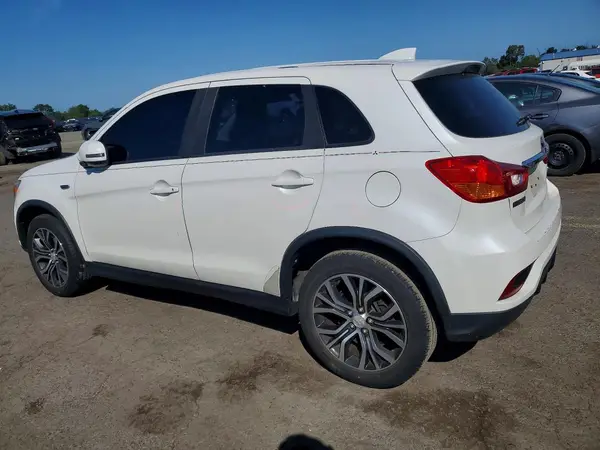 JA4AR3AU7JU006007 — 2018 Mitsubishi Outlander, фото 2 с аукциона Copart, Передняя часть