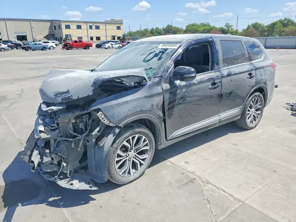 JA4AD3A33JZ009236 — 2018 Mitsubishi Outlander, Передняя часть (Front End), фото до ремонта