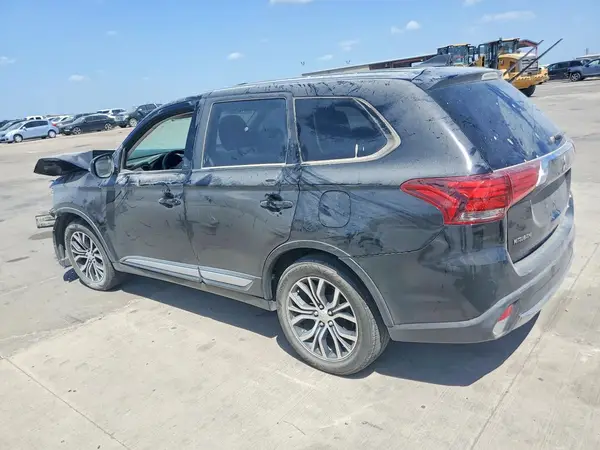 JA4AD3A33JZ009236 — 2018 Mitsubishi Outlander, фото 2 с аукциона Copart, Передняя часть