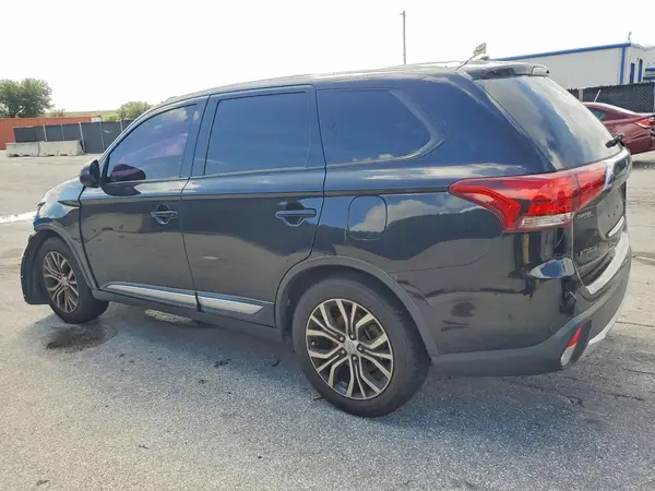 JA4AD2A31JZ052967 — 2018 Mitsubishi Outlander, фото 2 с аукциона Copart 13.10.2026, Передняя часть