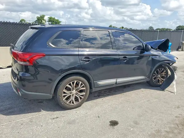 JA4AD2A31JZ052967 — 2018 Mitsubishi Outlander, фото 3 с аукциона Copart 13.10.2026, Передняя часть