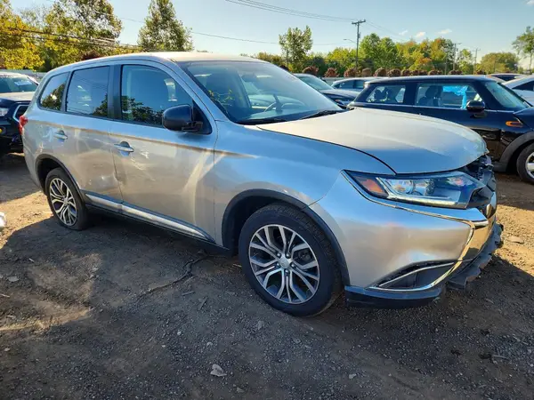 JA4AD2A36JJ004959 — 2018 Mitsubishi Outlander, фото 4 с аукциона Copart, Передняя часть