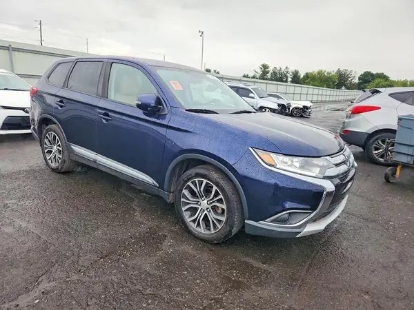 JA4AZ3A31JZ071509 — 2018 Mitsubishi Outlander, фото 4 с аукциона Copart 29.09.2026, Мелкие вмятины и царапины