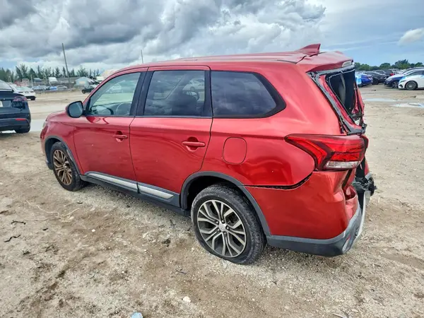JA4AZ3A36JZ037954 — 2018 Mitsubishi Outlander, фото 2 с аукциона Copart 06.10.2026, Задняя часть
