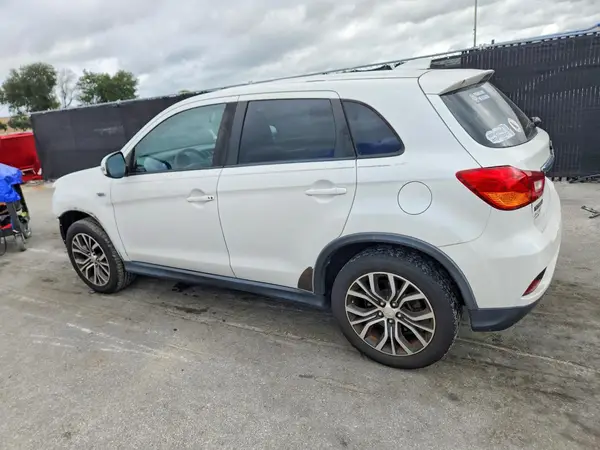 2018 MITSUBISHI OUTLANDER VIN JA4AP3AW2JU024664 фото 2