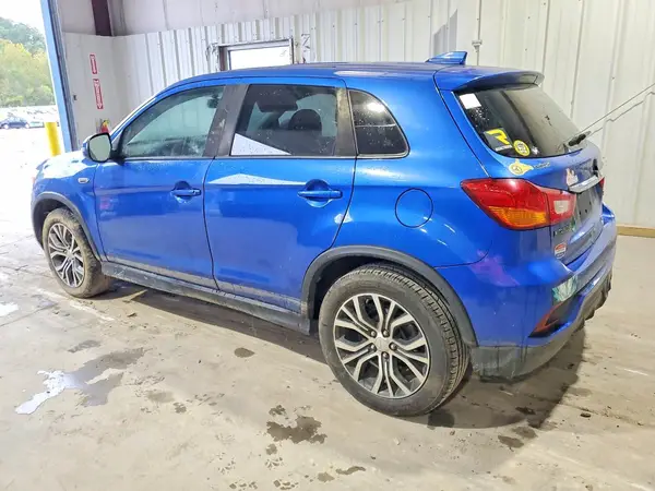 JA4AP3AU2JU004008 — 2018 Mitsubishi Outlander, фото 2 с аукциона Copart, Подтопление