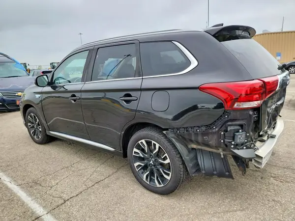 JA4J24A56JZ028845 — 2018 Mitsubishi Outlander, фото 2 с аукциона Copart 02.10.2026, Задняя часть