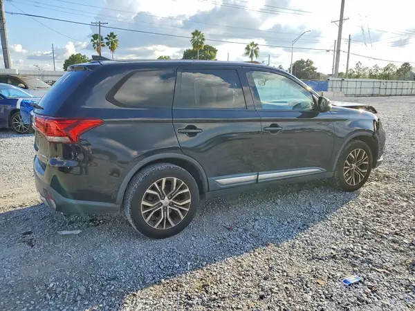 JA4AD3A38JZ069626 — 2018 Mitsubishi Outlander, фото 3 с аукциона Copart, Передняя часть