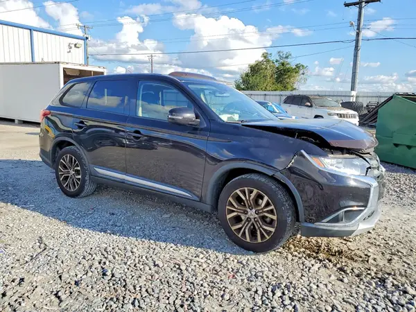 JA4AD3A38JZ069626 — 2018 Mitsubishi Outlander, фото 4 с аукциона Copart, Передняя часть