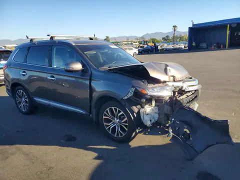 JA4AD3A37JZ021650 — 2018 Mitsubishi Outlander, фото 4 с аукциона Copart 14.10.2026, Передняя часть