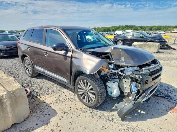 JA4AD2A38KZ032636 — 2019 Mitsubishi Outlander, фото 4 с аукциона Copart, Передняя часть