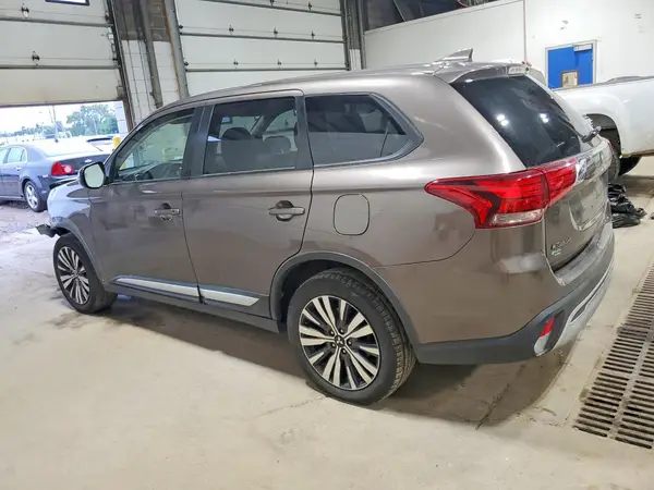 JA4AZ3A3XKZ043998 — 2019 Mitsubishi Outlander, фото 2 с аукциона Copart 06.10.2026, Передняя часть