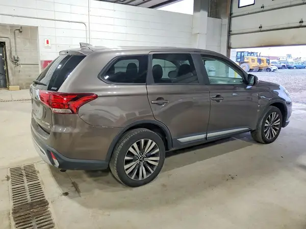 JA4AZ3A3XKZ043998 — 2019 Mitsubishi Outlander, фото 3 с аукциона Copart 06.10.2026, Передняя часть