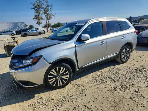 JA4AD3A32LZ035877 — 2020 Mitsubishi Outlander, Передняя часть (Front End), фото до ремонта