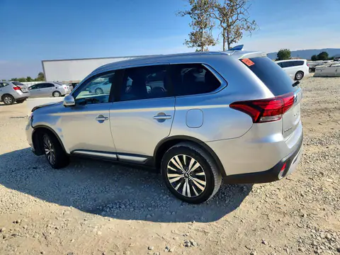 JA4AD3A32LZ035877 — 2020 Mitsubishi Outlander, фото 2 с аукциона Copart 13.10.2026, Передняя часть