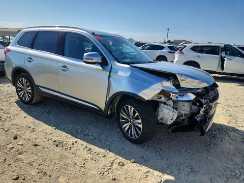 JA4AD3A32LZ035877 — 2020 Mitsubishi Outlander, фото 4 с аукциона Copart 13.10.2026, Передняя часть