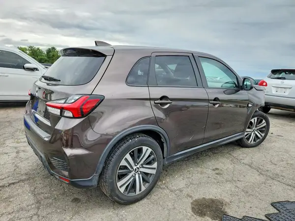 JA4AP3AU6LU012700 — 2020 Mitsubishi Outlander, фото 3 с аукциона Copart, Передняя часть