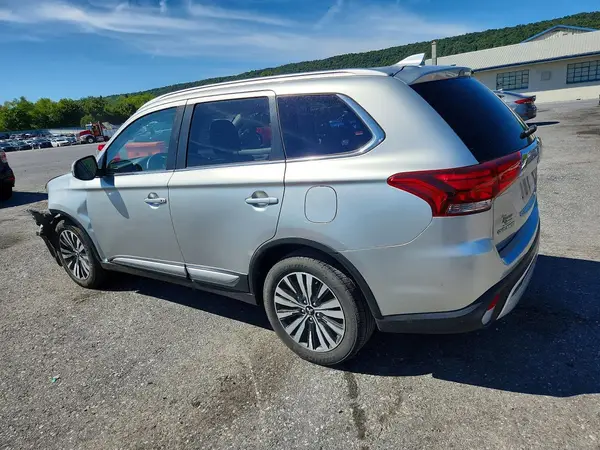 JA4AZ3A39LZ027065 — 2020 Mitsubishi Outlander, фото 2 с аукциона Copart, Передняя часть