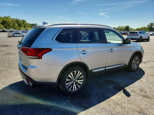 JA4AZ3A39LZ027065 — 2020 Mitsubishi Outlander, фото 3 с аукциона Copart, Передняя часть