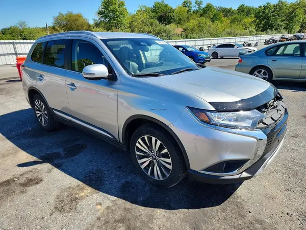 JA4AZ3A39LZ027065 — 2020 Mitsubishi Outlander, фото 4 с аукциона Copart, Передняя часть