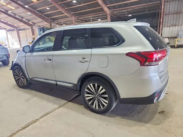 JA4AD2A36LZ046973 — 2020 Mitsubishi Outlander, фото 2 с аукциона Copart, Передняя часть