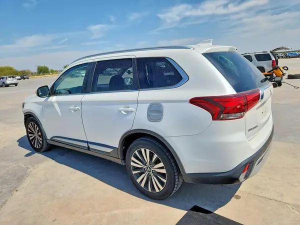 JA4AD3A30LZ005096 — 2020 Mitsubishi Outlander, фото 2 с аукциона Copart, Передняя часть