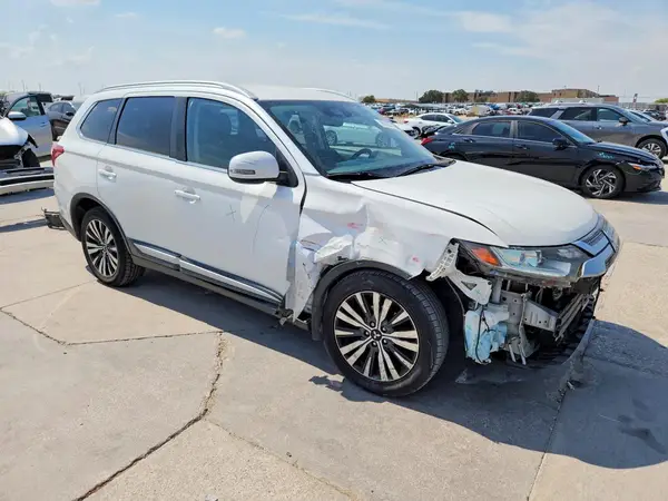 JA4AD3A30LZ005096 — 2020 Mitsubishi Outlander, фото 4 с аукциона Copart, Передняя часть