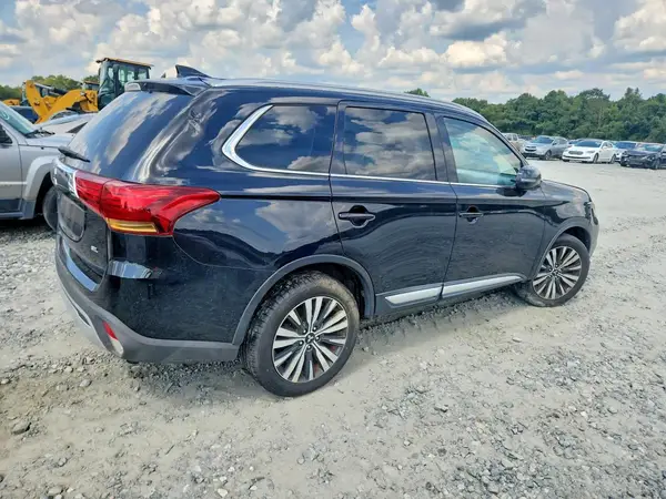 JA4AD3A32LZ030517 — 2020 Mitsubishi Outlander, фото 3 с аукциона Copart, Опрокидывание