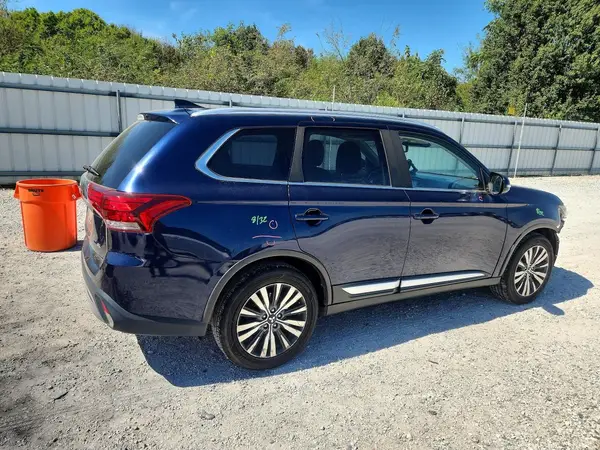 JA4AD3A37LZ035910 — 2020 Mitsubishi Outlander, фото 3 с аукциона Copart, Передняя часть