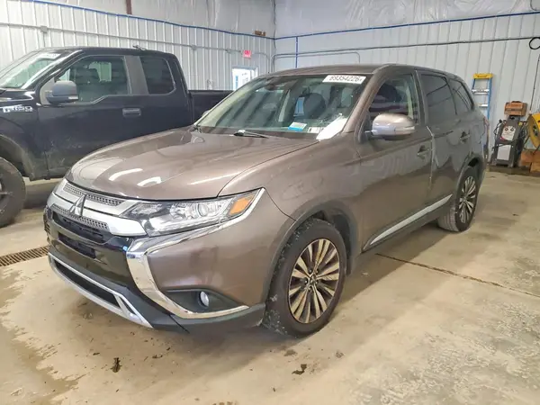JA4AZ3A3XLZ013644 — 2020 Mitsubishi Outlander, Передняя часть (Front End), фото до ремонта