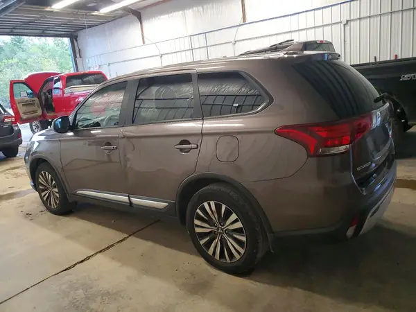 JA4AZ3A3XLZ013644 — 2020 Mitsubishi Outlander, фото 2 с аукциона Copart 14.10.2026, Передняя часть