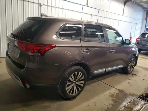 JA4AZ3A3XLZ013644 — 2020 Mitsubishi Outlander, фото 3 с аукциона Copart 14.10.2026, Передняя часть