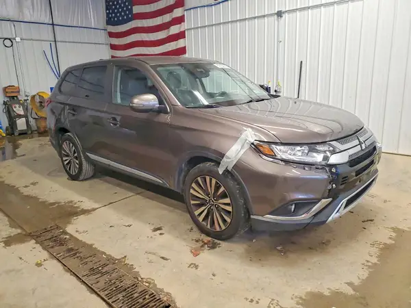 JA4AZ3A3XLZ013644 — 2020 Mitsubishi Outlander, фото 4 с аукциона Copart 14.10.2026, Передняя часть