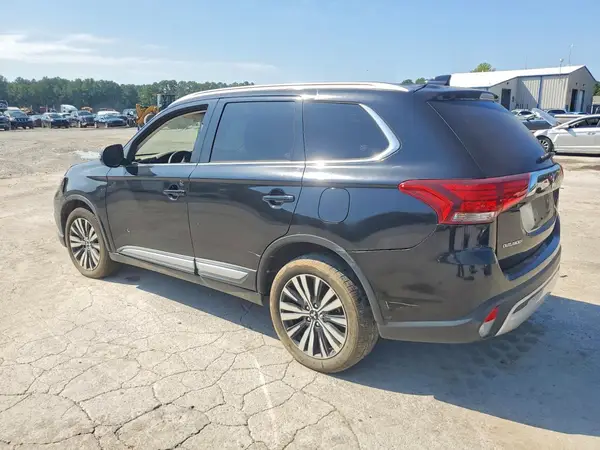 JA4AD3A34LZ044905 — 2020 Mitsubishi Outlander, фото 2 с аукциона Copart, Передняя часть