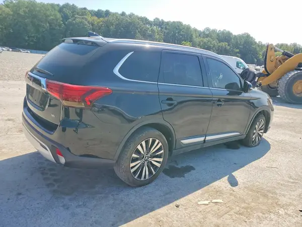 JA4AD3A34LZ044905 — 2020 Mitsubishi Outlander, фото 3 с аукциона Copart, Передняя часть