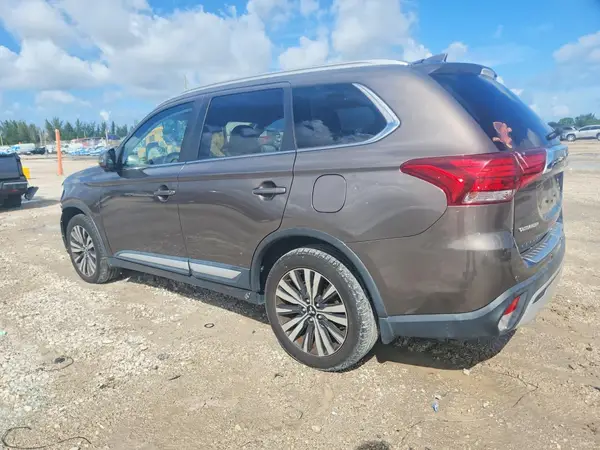 JA4AD3A38LZ024415 — 2020 Mitsubishi Outlander, фото 2 с аукциона Copart, Передняя часть