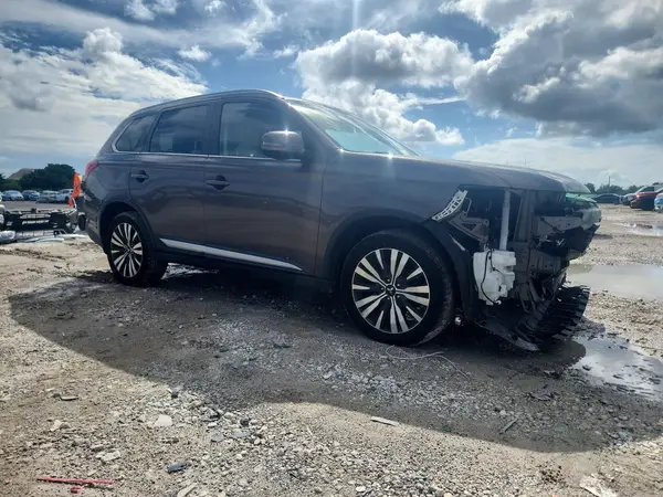 JA4AD3A38LZ024415 — 2020 Mitsubishi Outlander, фото 4 с аукциона Copart, Передняя часть