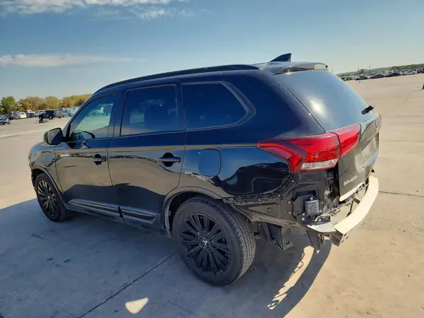 JA4AD3A30LZ003719 — 2020 Mitsubishi Outlander, фото 2 с аукциона Copart, Передняя часть