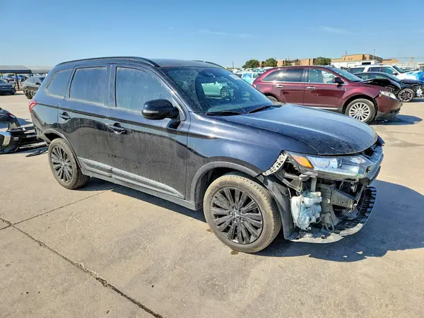 JA4AD3A30LZ003719 — 2020 Mitsubishi Outlander, фото 4 с аукциона Copart, Передняя часть