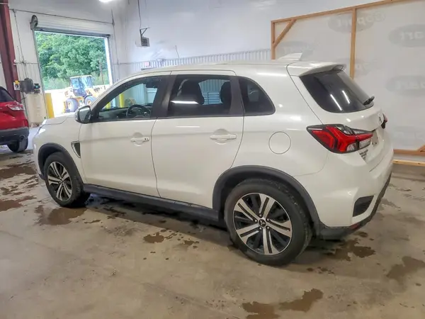 JA4AR3AU0LU018681 — 2020 Mitsubishi Outlander, фото 2 с аукциона Copart, Боковая часть