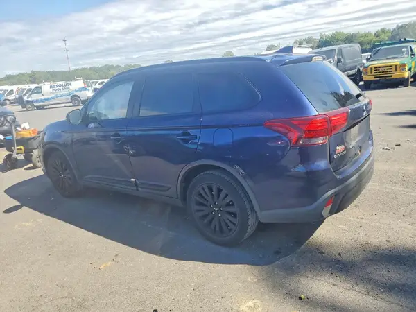 JA4AD3A33LZ045446 — 2020 Mitsubishi Outlander, фото 2 с аукциона Copart, Боковая часть