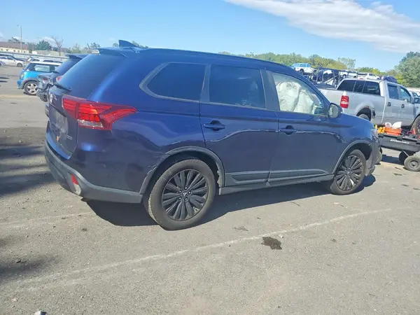 JA4AD3A33LZ045446 — 2020 Mitsubishi Outlander, фото 3 с аукциона Copart, Боковая часть