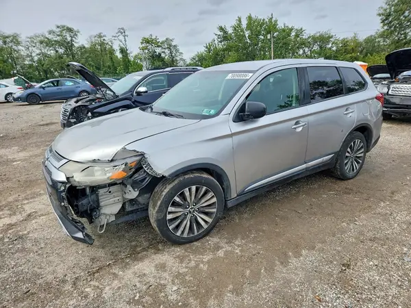 JA4AD2A32LJ001799 — 2020 Mitsubishi Outlander, Передняя часть (Front End), фото до ремонта