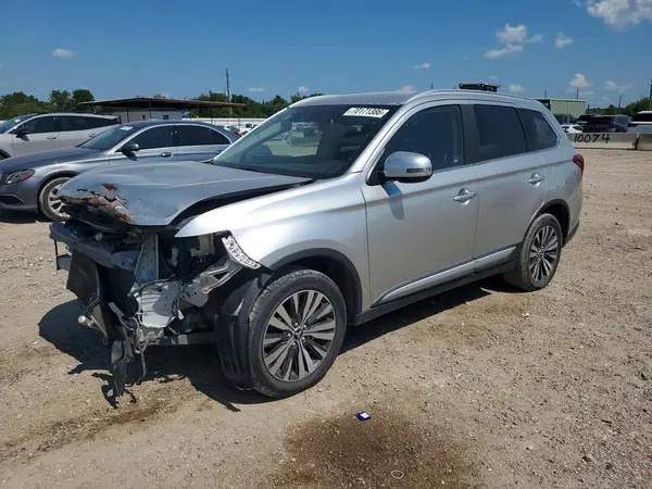 JA4AD3A34LZ018613 — 2020 Mitsubishi Outlander, Передняя часть (Front End), фото до ремонта