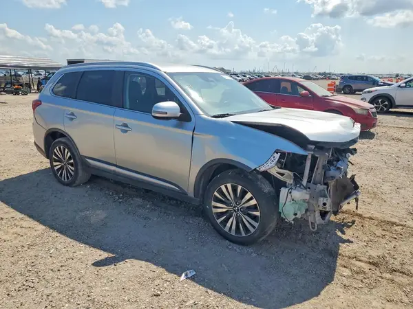 JA4AD3A34LZ018613 — 2020 Mitsubishi Outlander, фото 4 с аукциона Copart, Передняя часть