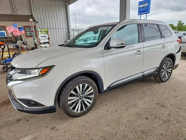 JA4AZ3A3XLZ019315 — 2020 Mitsubishi Outlander, Задняя часть (Rear End), фото до ремонта
